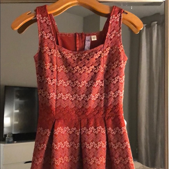 Red spring cocktail dress - Picture 3 of 3